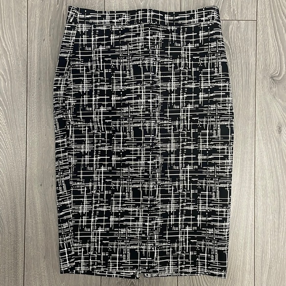 RW&CO high waisted pencil skirt - Picture 1 of 8